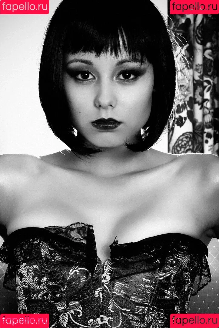 MissLunaMiel Onlyfans Photo Gallery 