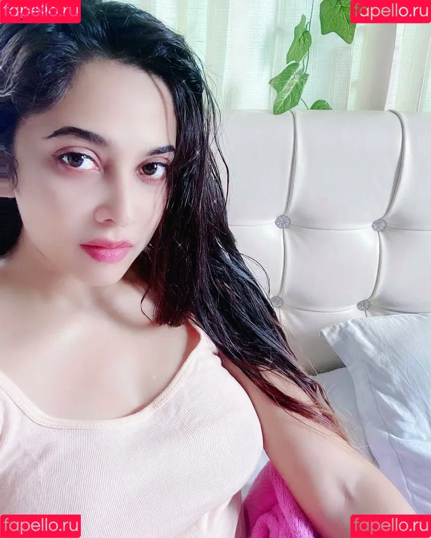 Nazmee Jannat Onlyfans Photo Gallery 