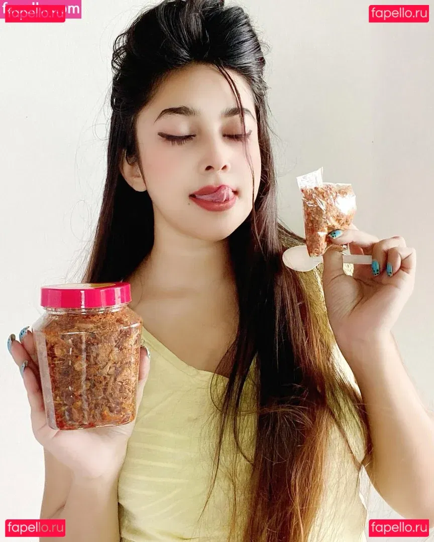 Nazmee Jannat Onlyfans Photo Gallery 