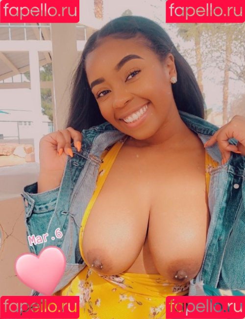 tyra_spanks Onlyfans Photo Gallery 