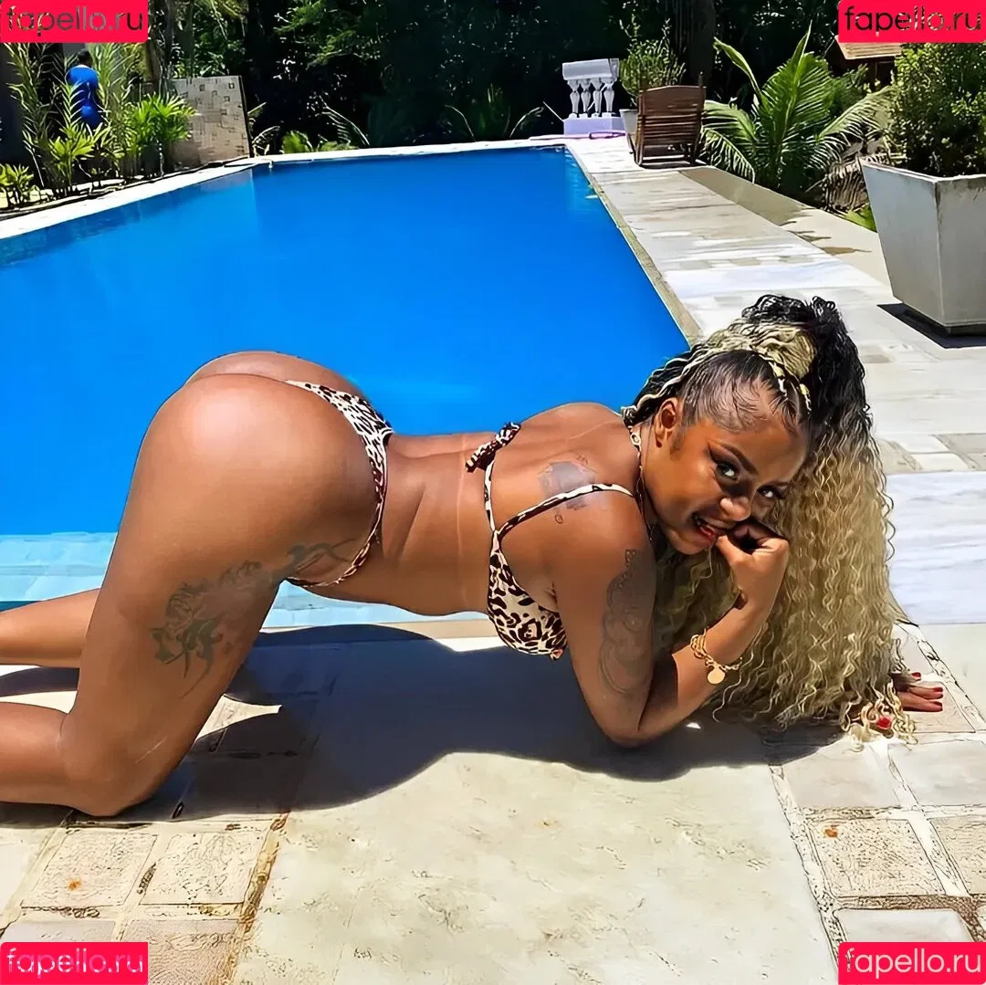 Cariúcha Onlyfans Photo Gallery 
