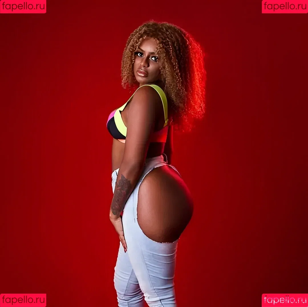 Cariúcha Onlyfans Photo Gallery 