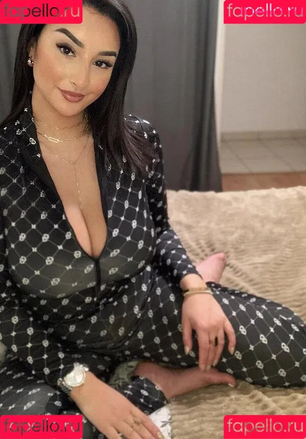 am_hailil Onlyfans Photo Gallery 