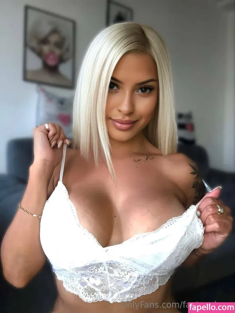 fantasylucy Onlyfans Photo Gallery 