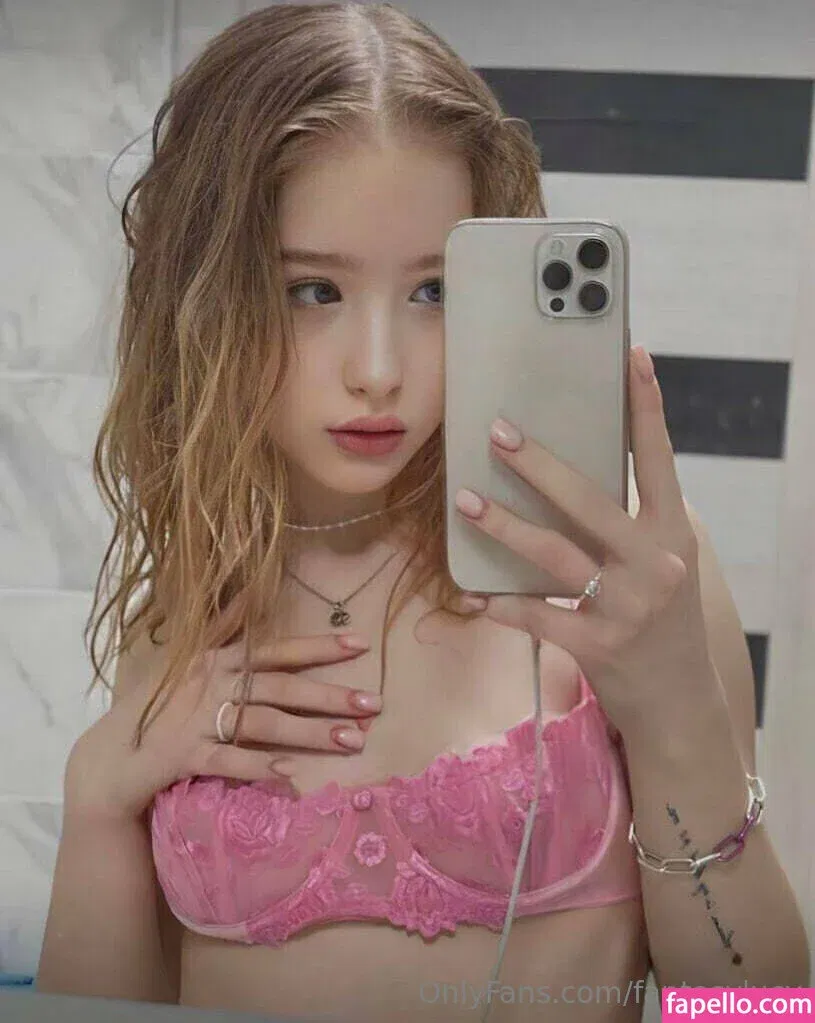 fantasylucy Onlyfans Photo Gallery 