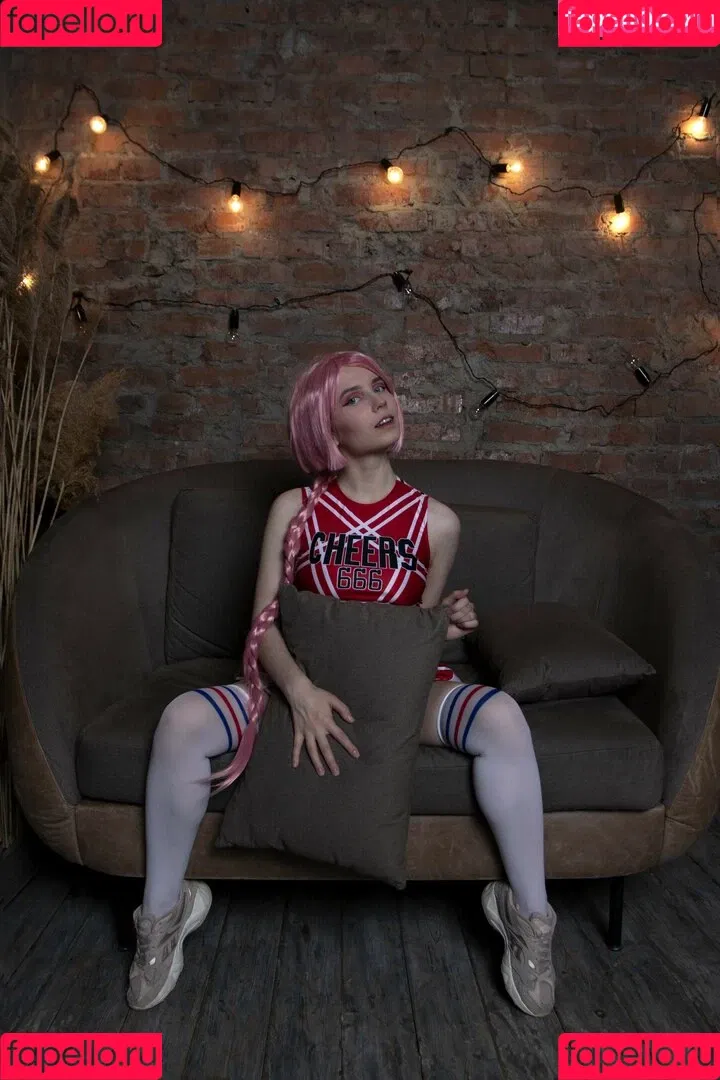 k0lenochka Onlyfans Photo Gallery 
