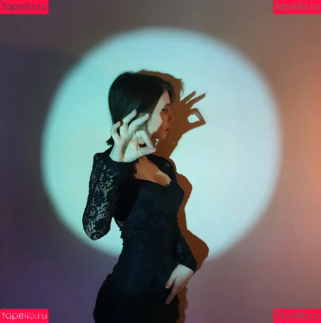 k0lenochka Onlyfans Photo Gallery 