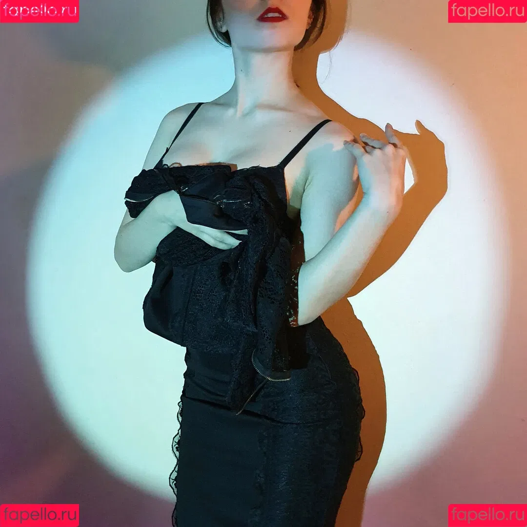 k0lenochka Onlyfans Photo Gallery 