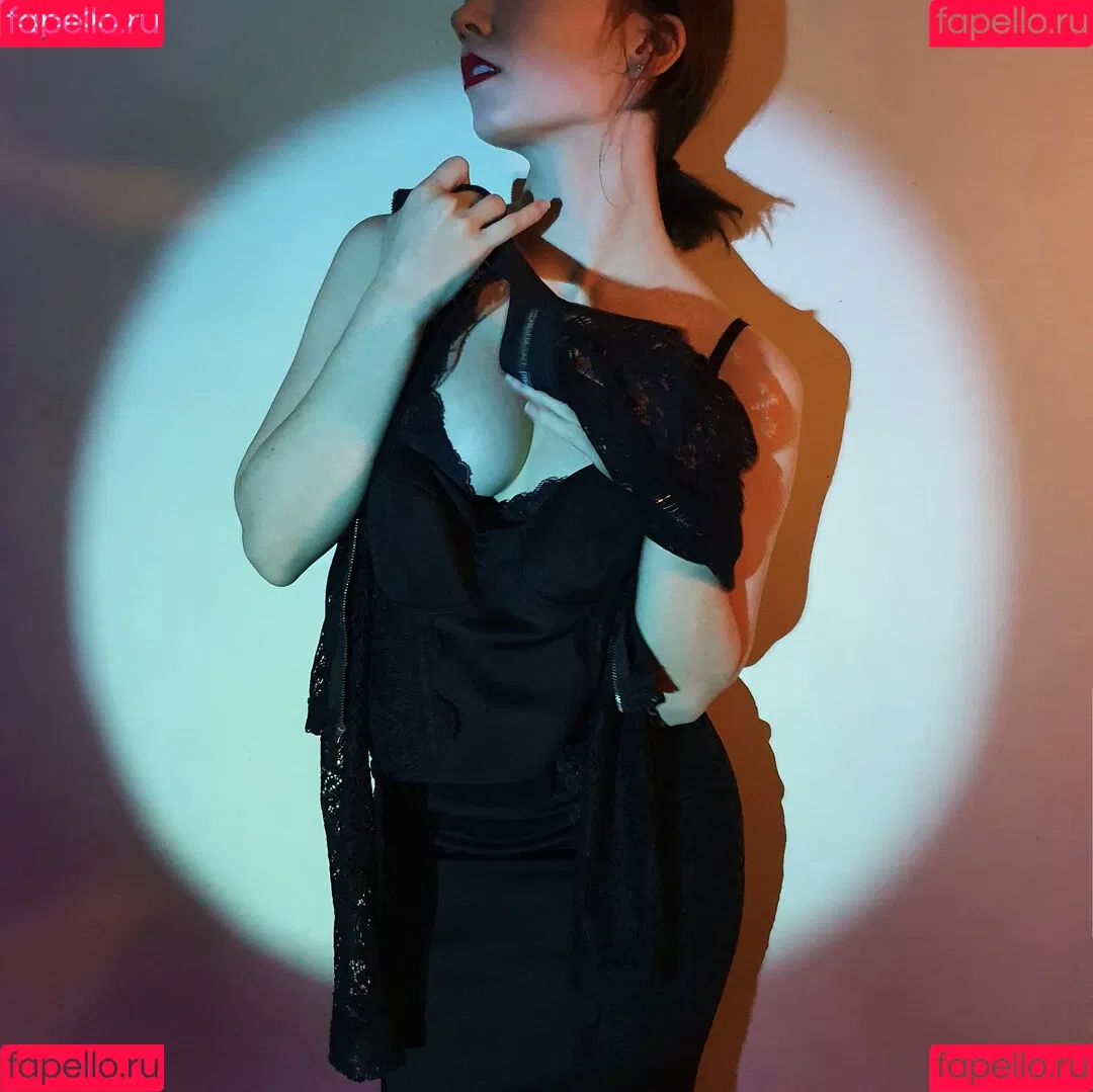 k0lenochka Onlyfans Photo Gallery 