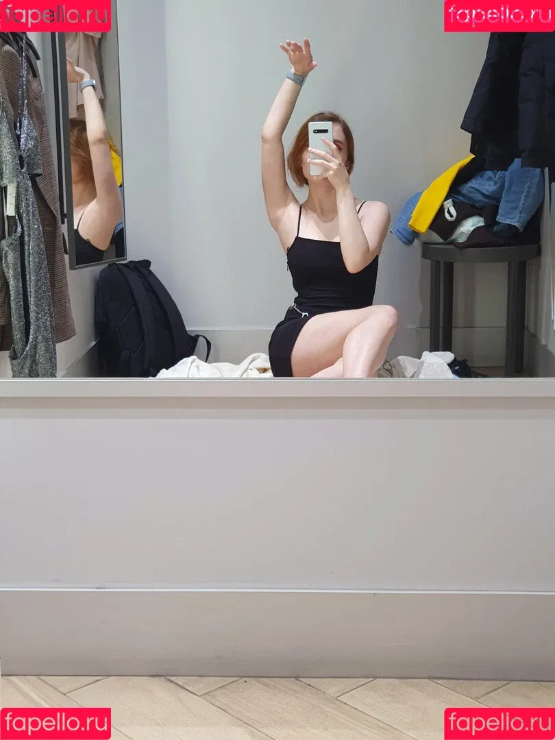 k0lenochka Onlyfans Photo Gallery 