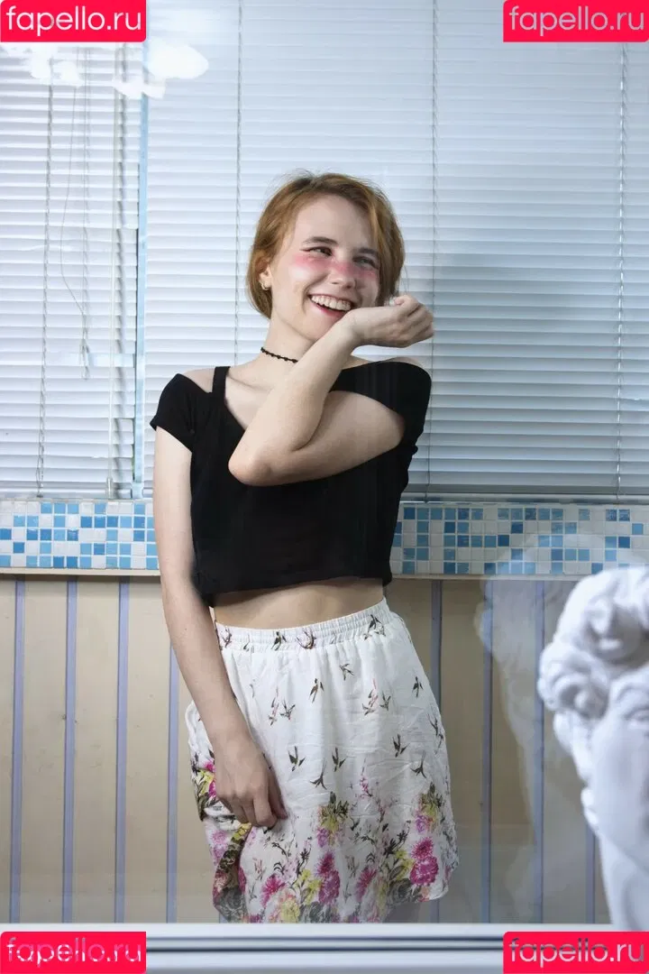 k0lenochka Onlyfans Photo Gallery 