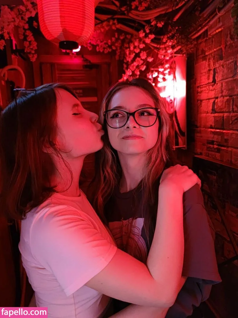 k0lenochka Onlyfans Photo Gallery 