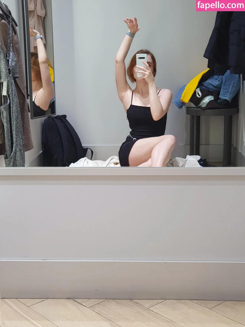 k0lenochka Onlyfans Photo Gallery 