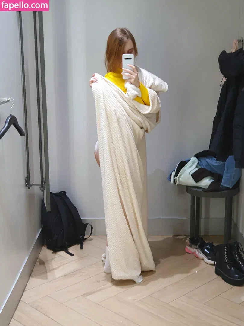 k0lenochka Onlyfans Photo Gallery 