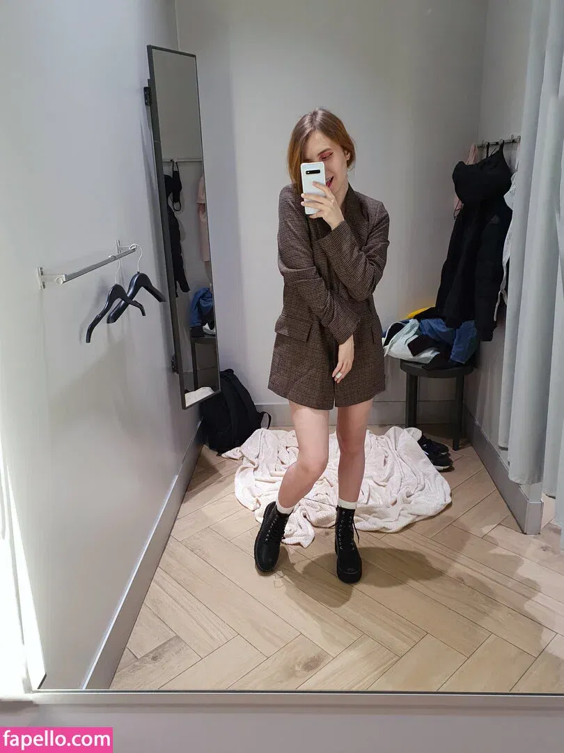 k0lenochka Onlyfans Photo Gallery 