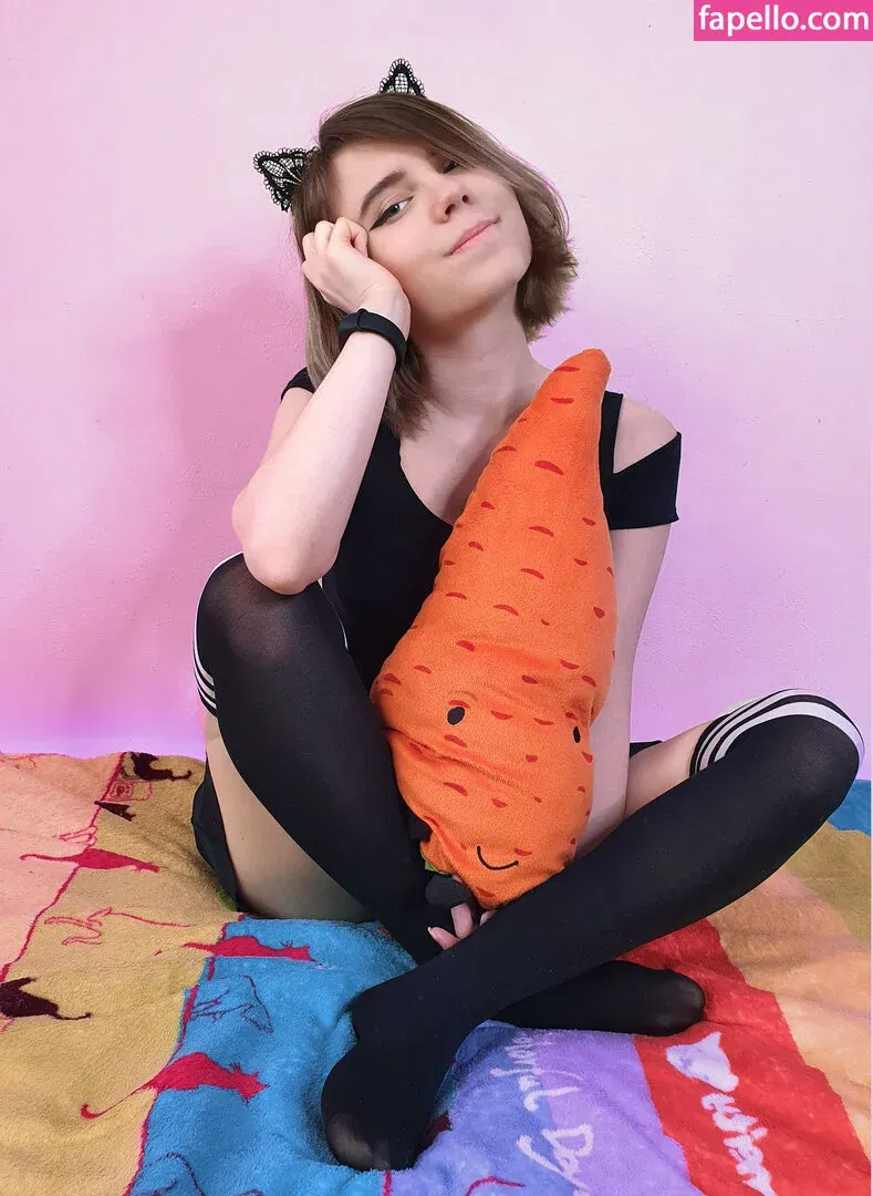 k0lenochka Onlyfans Photo Gallery 