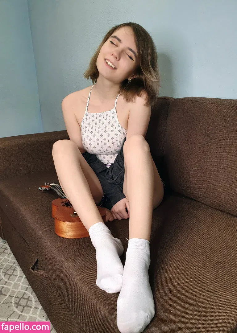 k0lenochka Onlyfans Photo Gallery 