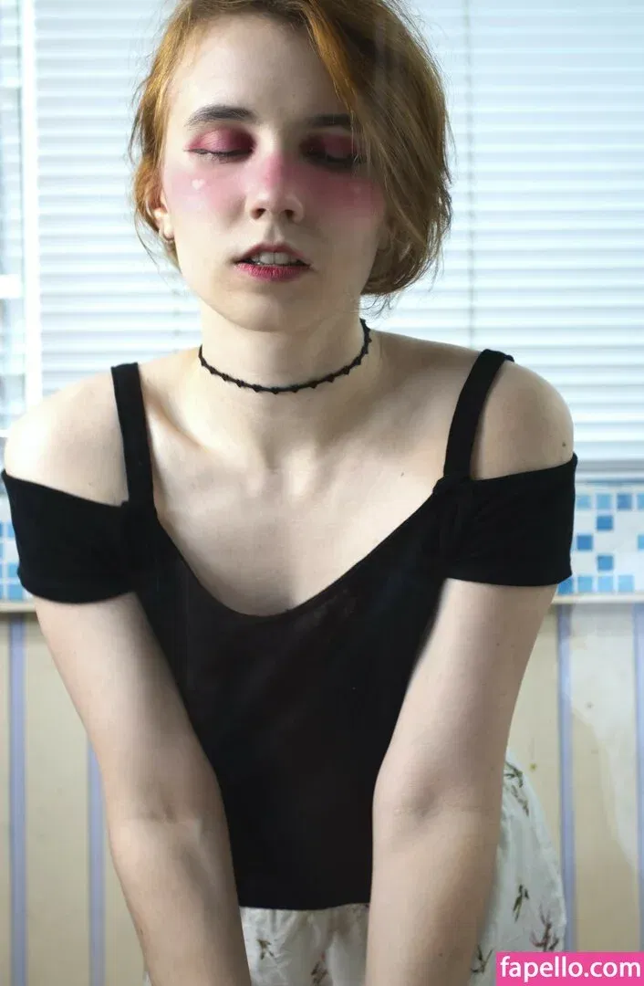 k0lenochka Onlyfans Photo Gallery 