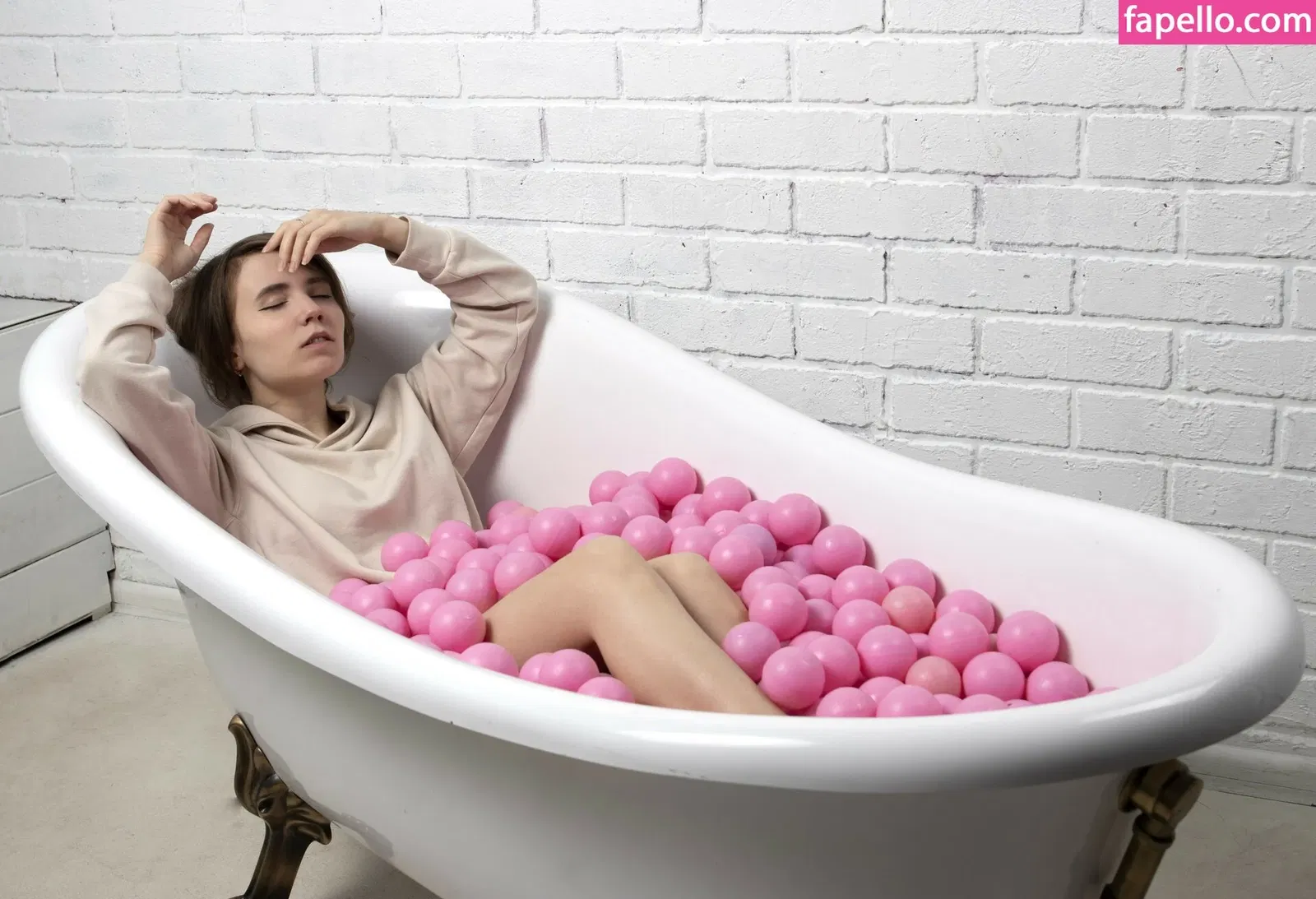 k0lenochka Onlyfans Photo Gallery 