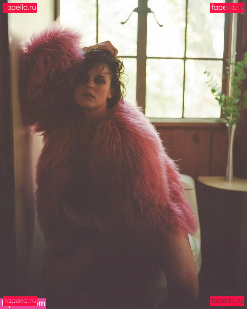 Courtney Mawhorr Onlyfans Photo Gallery 