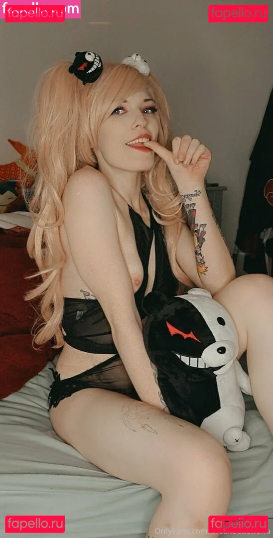 Chaotic Waifu Onlyfans Photo Gallery 