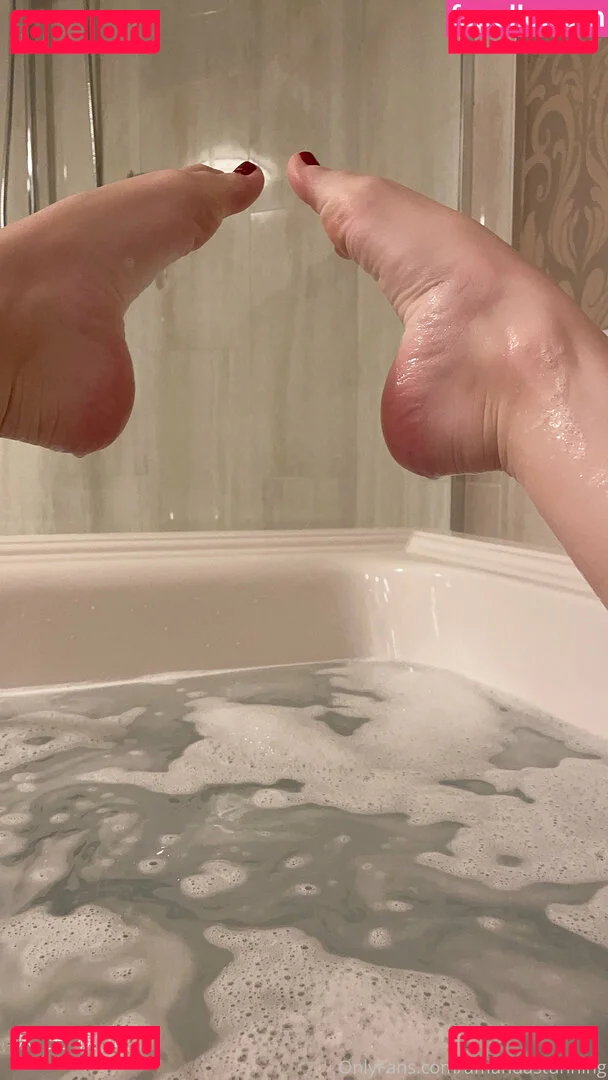 anibae.irl Onlyfans Photo Gallery 