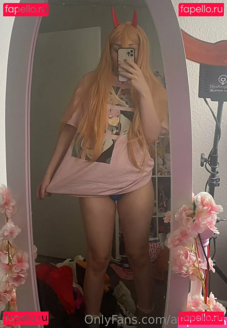 anibae.irl Onlyfans Photo Gallery 