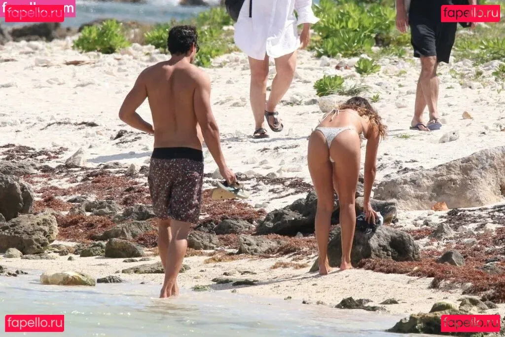 Paula Fernandes Onlyfans Photo Gallery 