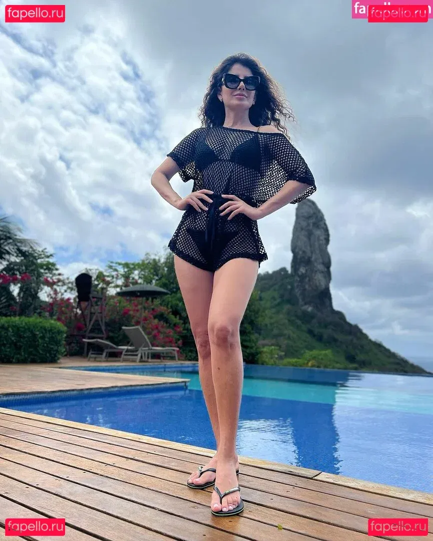 Paula Fernandes Onlyfans Photo Gallery 