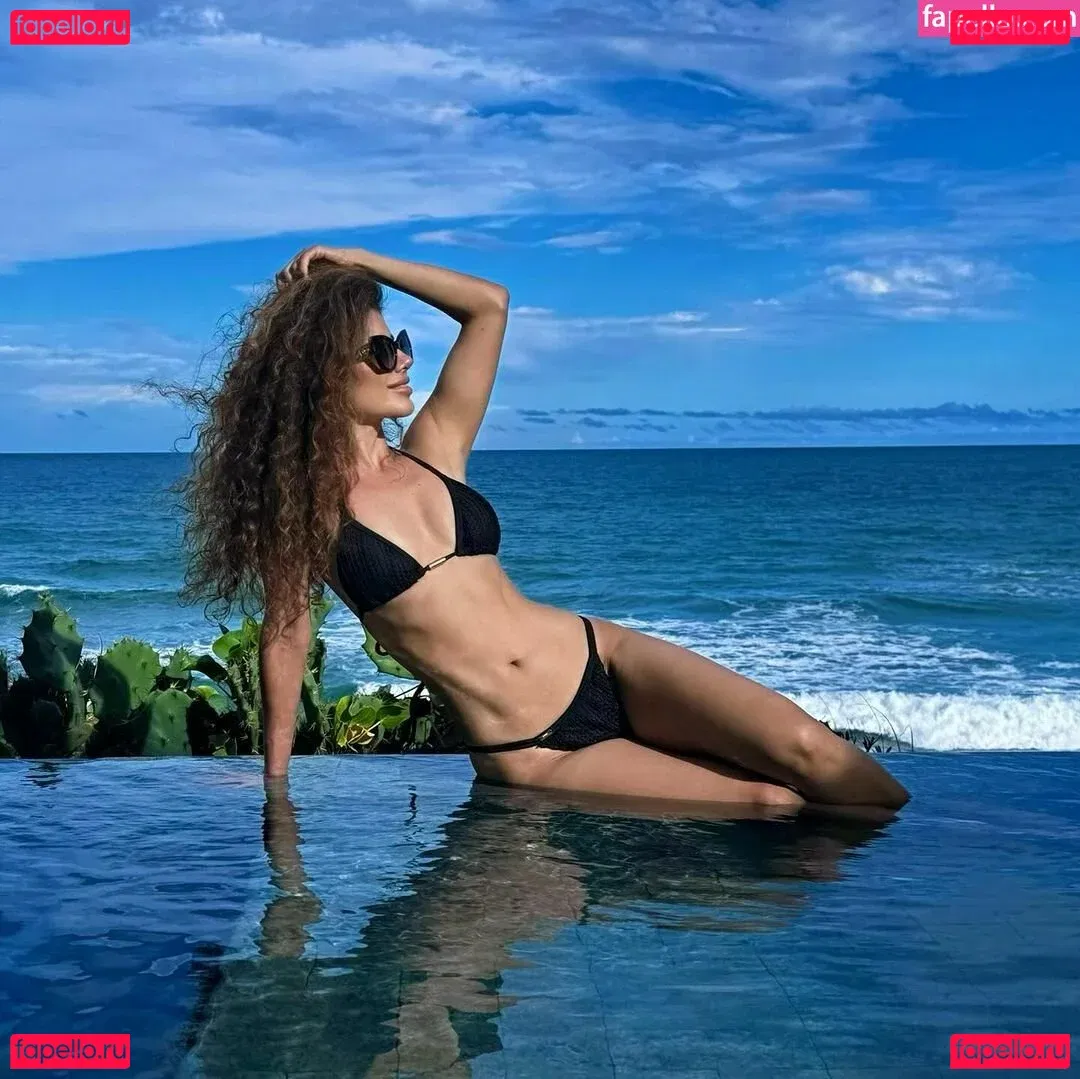 Paula Fernandes Onlyfans Photo Gallery 