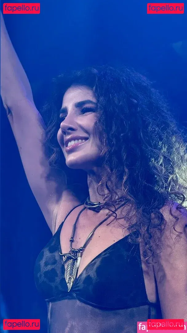 Paula Fernandes Onlyfans Photo Gallery 