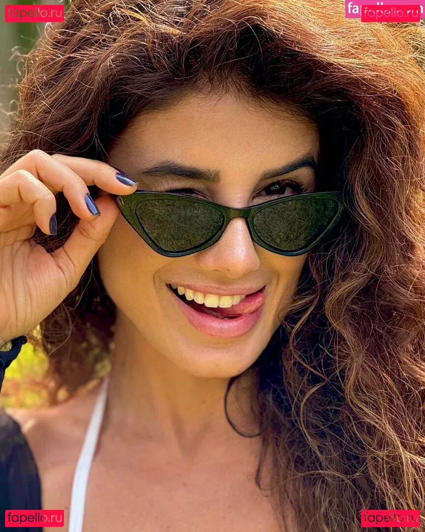 Paula Fernandes Onlyfans Photo Gallery 