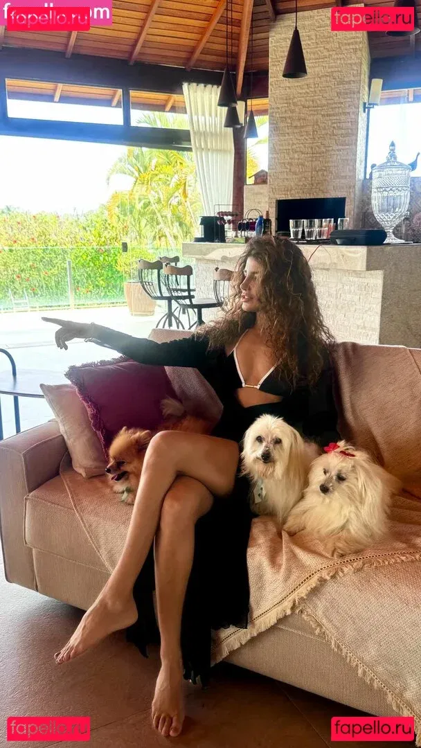 Paula Fernandes Onlyfans Photo Gallery 