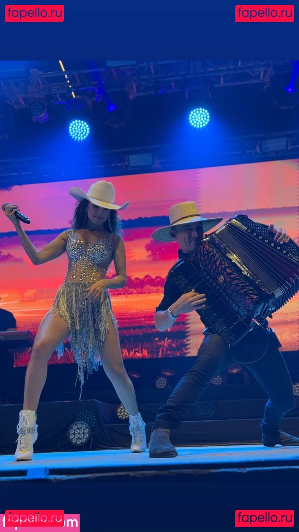 Paula Fernandes Onlyfans Photo Gallery 