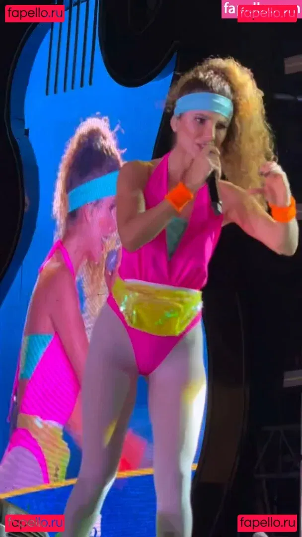 Paula Fernandes Onlyfans Photo Gallery 