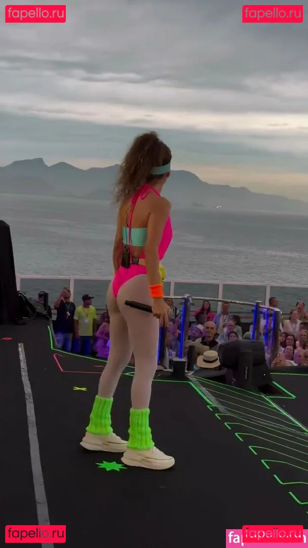 Paula Fernandes Onlyfans Photo Gallery 