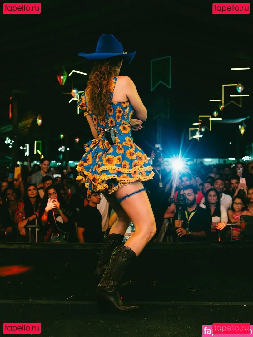 Paula Fernandes Onlyfans Photo Gallery 