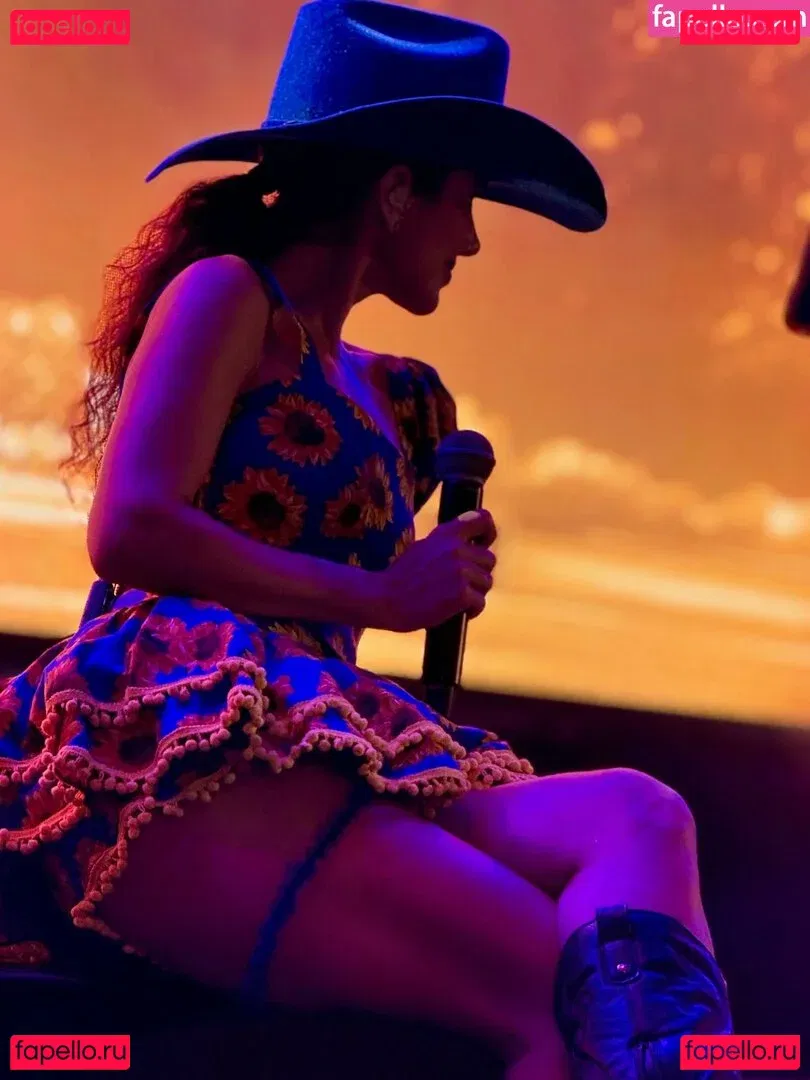 Paula Fernandes Onlyfans Photo Gallery 