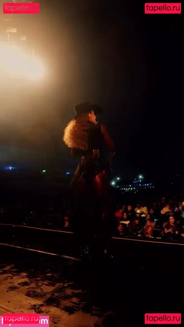 Paula Fernandes Onlyfans Photo Gallery 