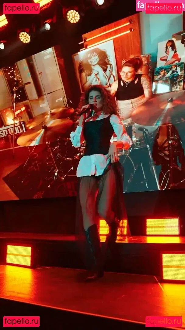 Paula Fernandes Onlyfans Photo Gallery 