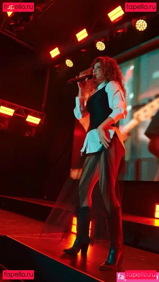 Paula Fernandes Onlyfans Photo Gallery 