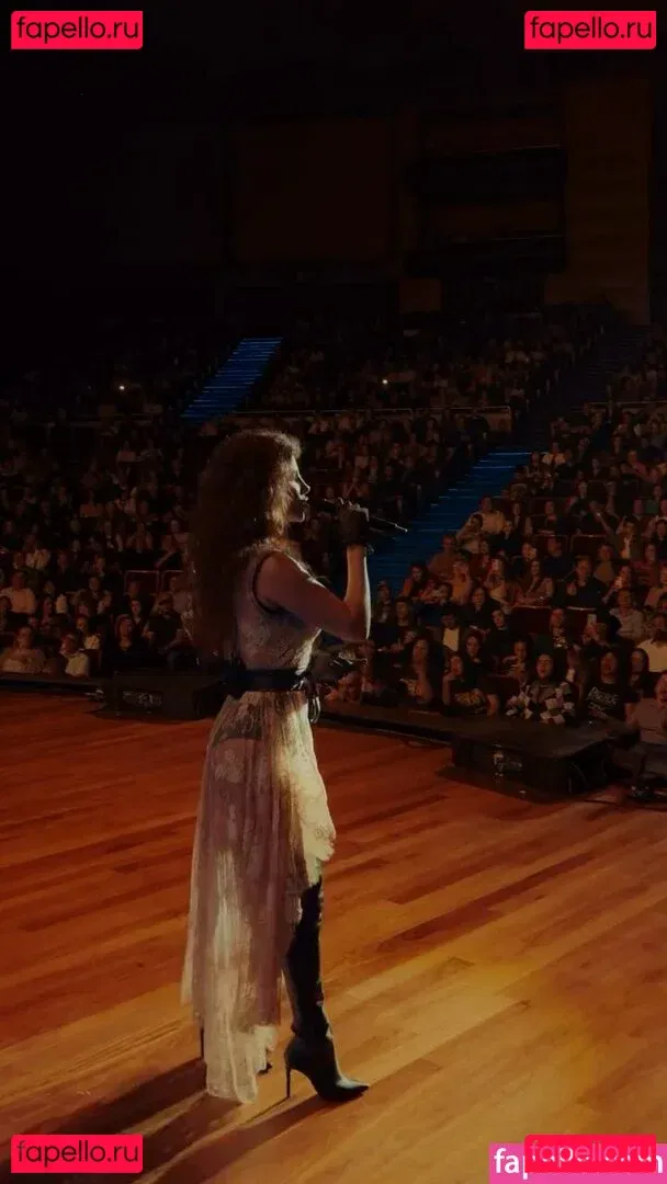 Paula Fernandes Onlyfans Photo Gallery 