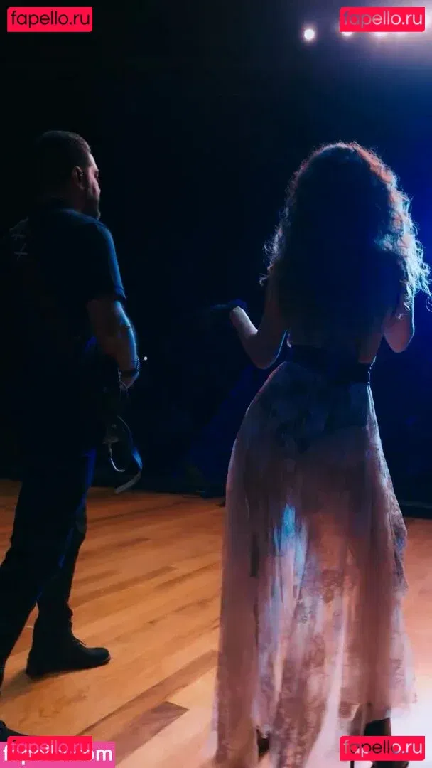 Paula Fernandes Onlyfans Photo Gallery 