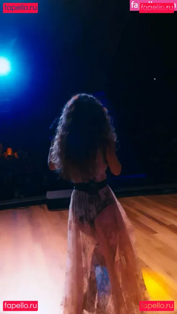 Paula Fernandes Onlyfans Photo Gallery 