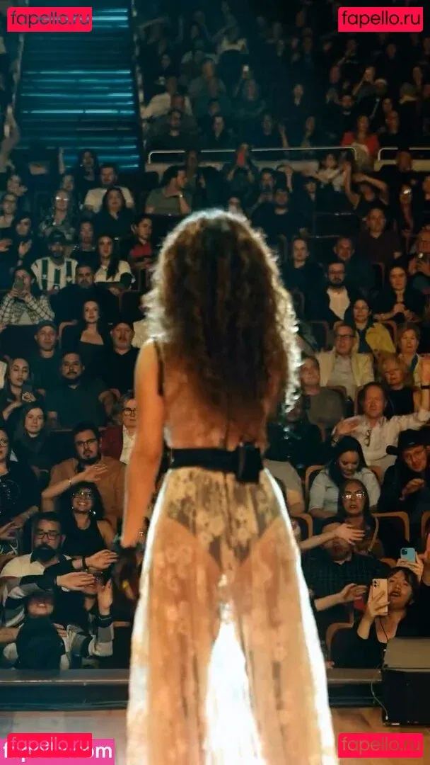 Paula Fernandes Onlyfans Photo Gallery 