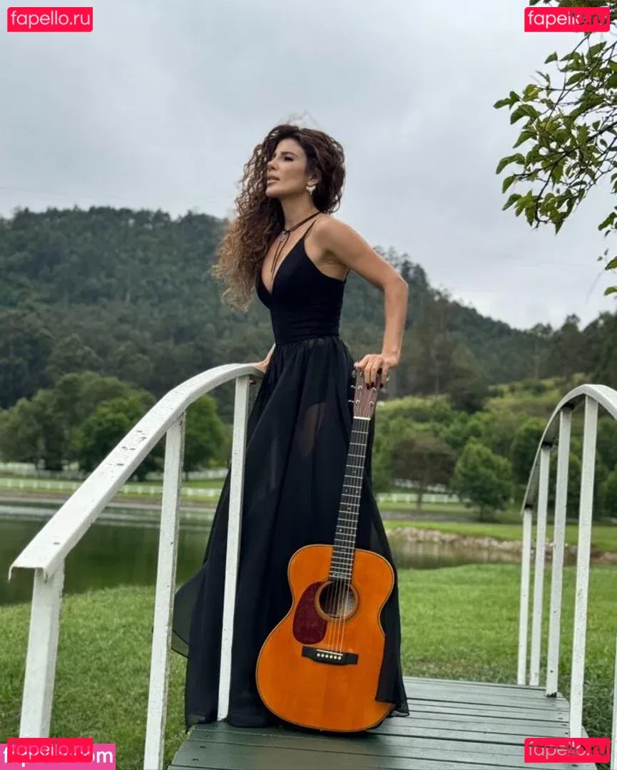 Paula Fernandes Onlyfans Photo Gallery 