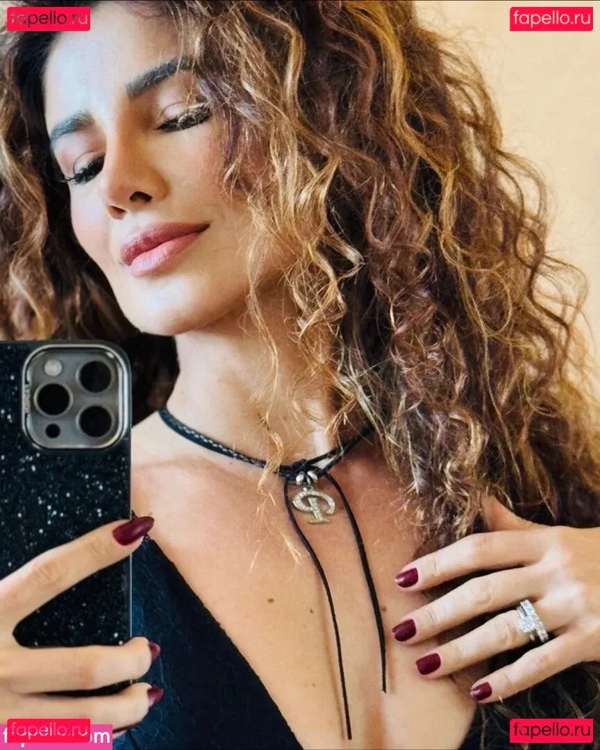 Paula Fernandes Onlyfans Photo Gallery 