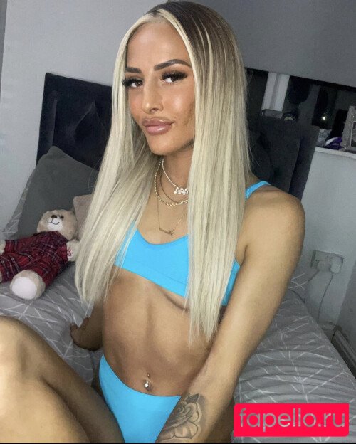 Ellie Robinson Nude Onlyfans Photo 11