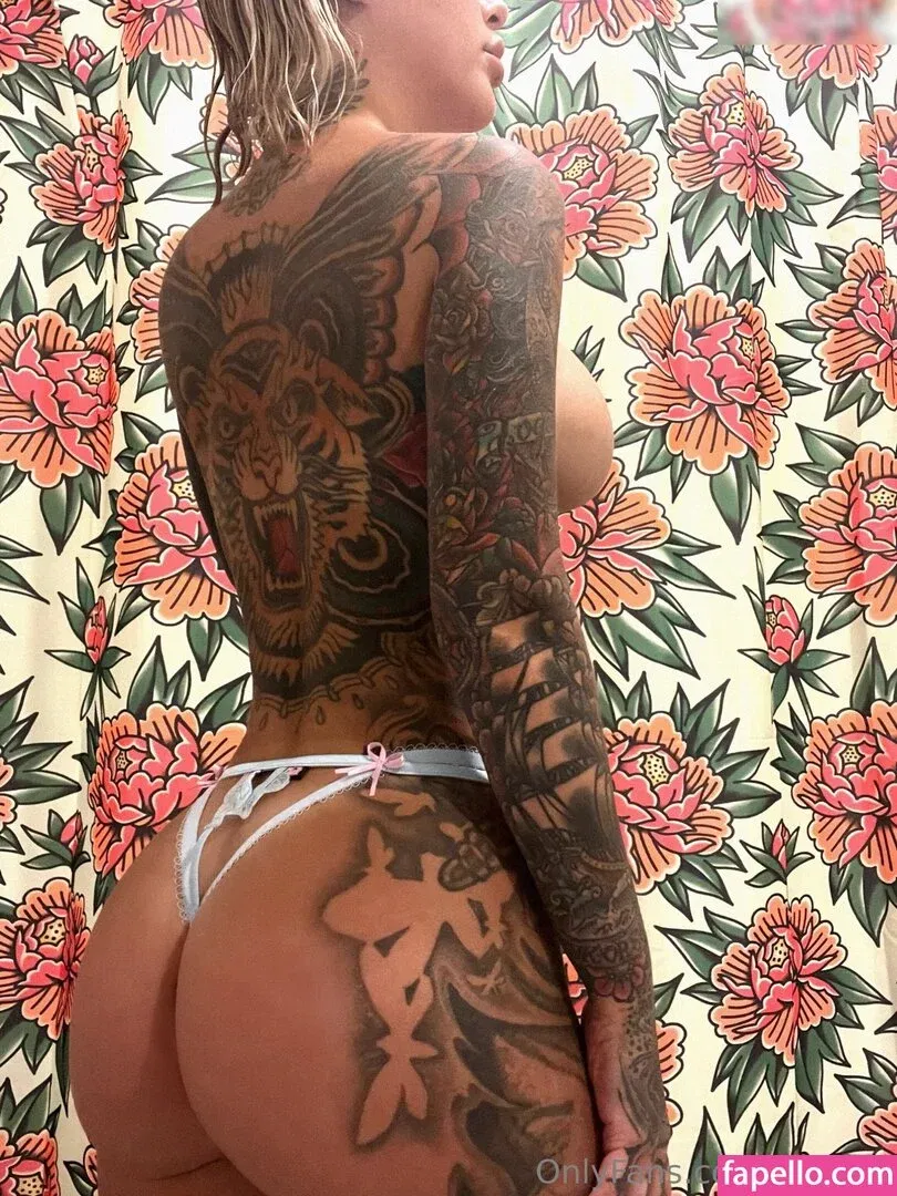 Lolobe4 Onlyfans Photo Gallery 