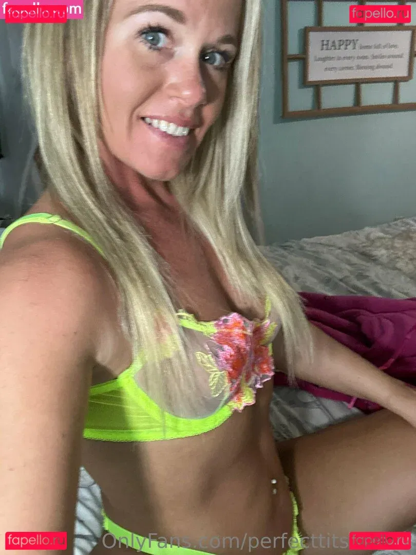 perfecttitsfree22 Onlyfans Photo Gallery 